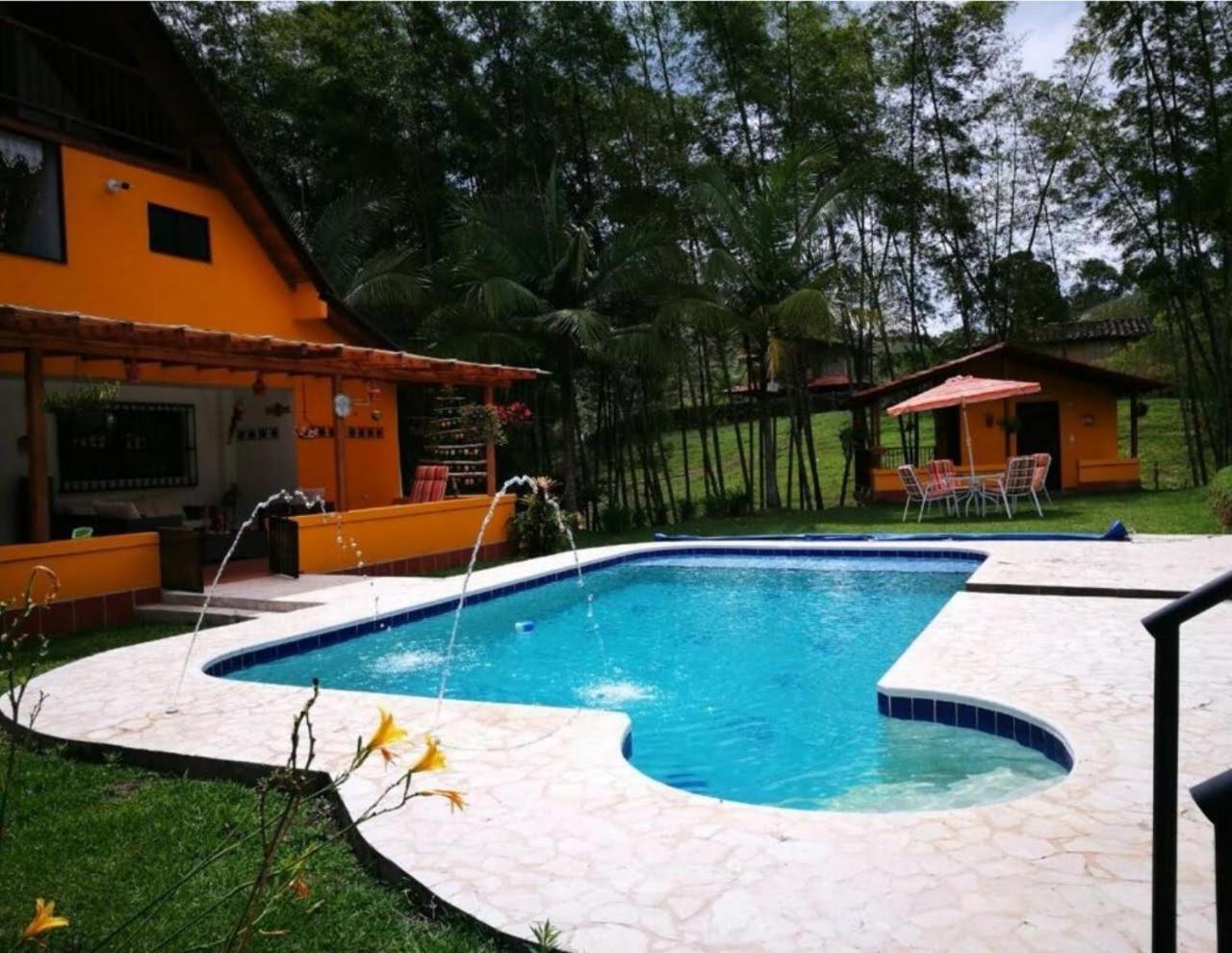 Volare Guatape Isla Hostel Kültér fotó